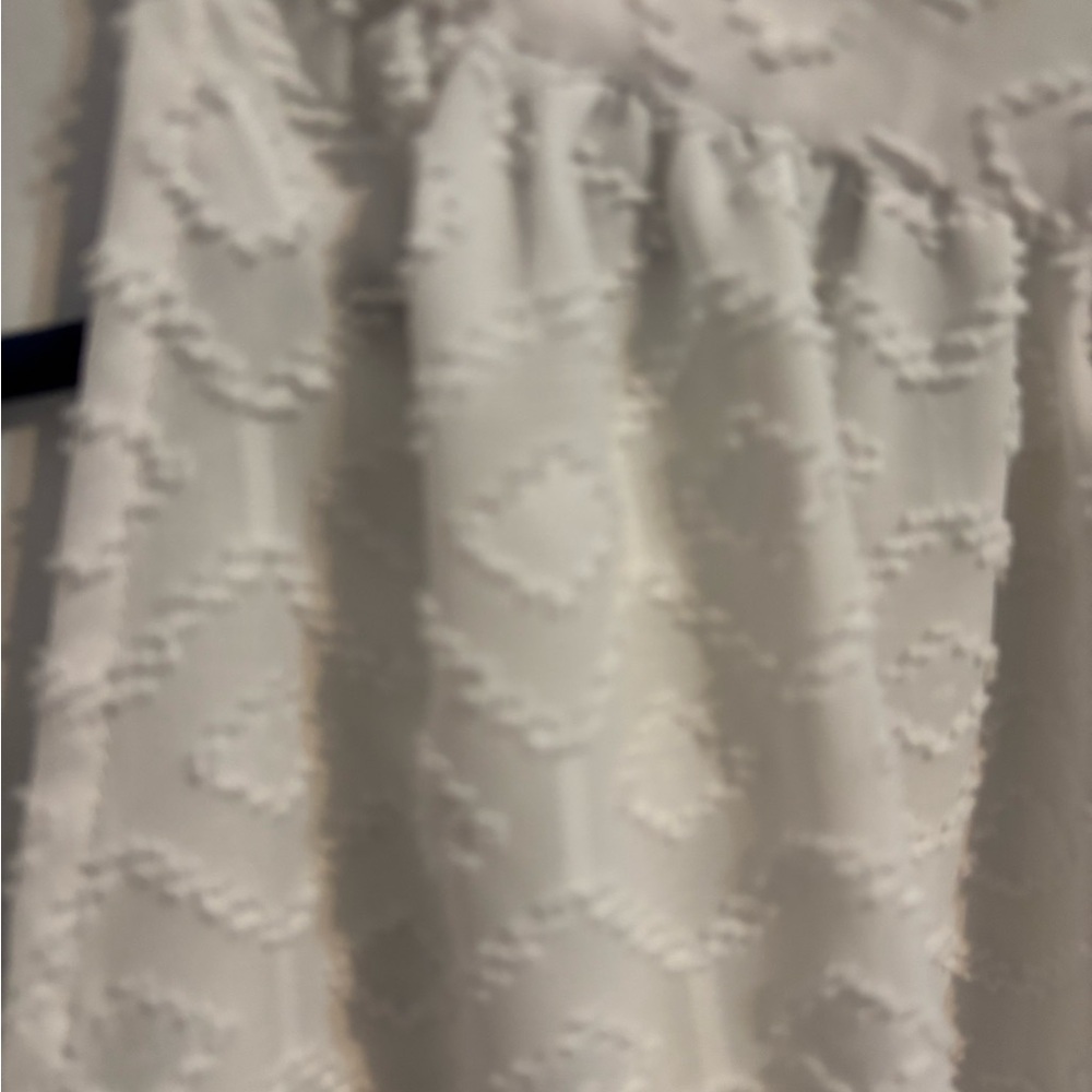 Melissa McCarthy Cream Textured Top 1X v neck - Picture 4 of 5